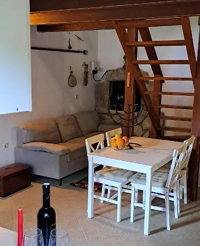 Robinson Divja 度假居